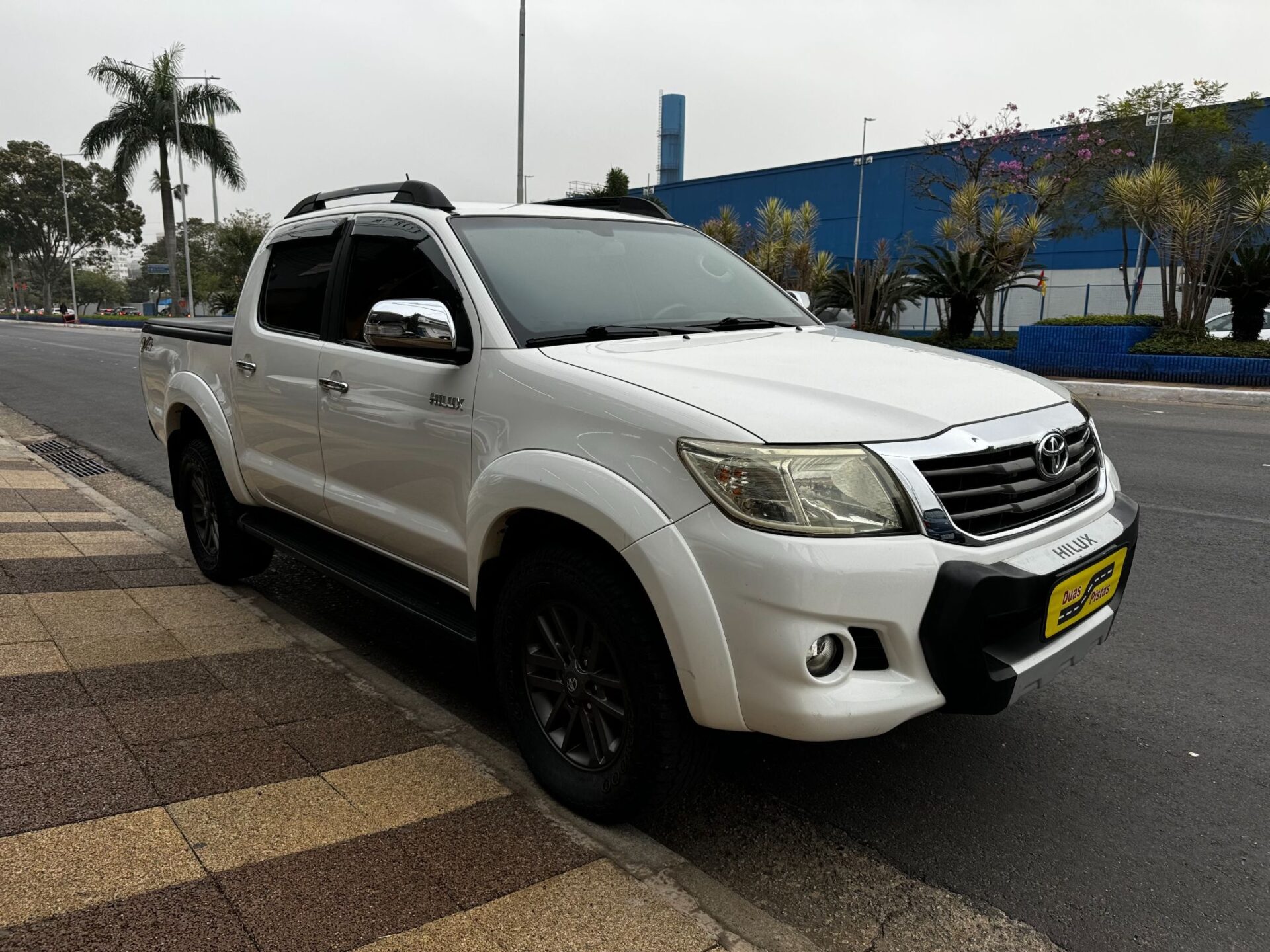 TOYOTA HILUX 2.7 SRV 4X2 CD 16V