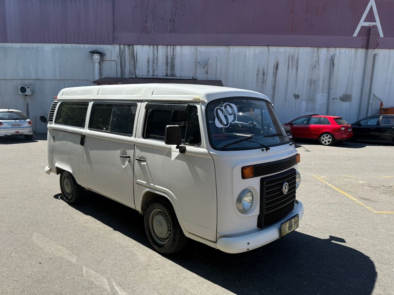 VOLKSWAGEN KOMBI 1.4 MI STD LOTAÇÃO 8V