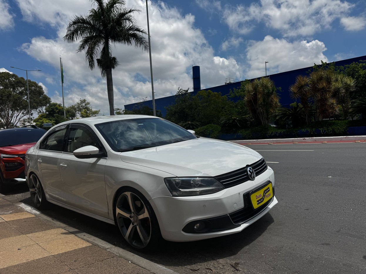 VOLKSWAGEN JETTA 2.0 TSI HIGHLINE 211CV